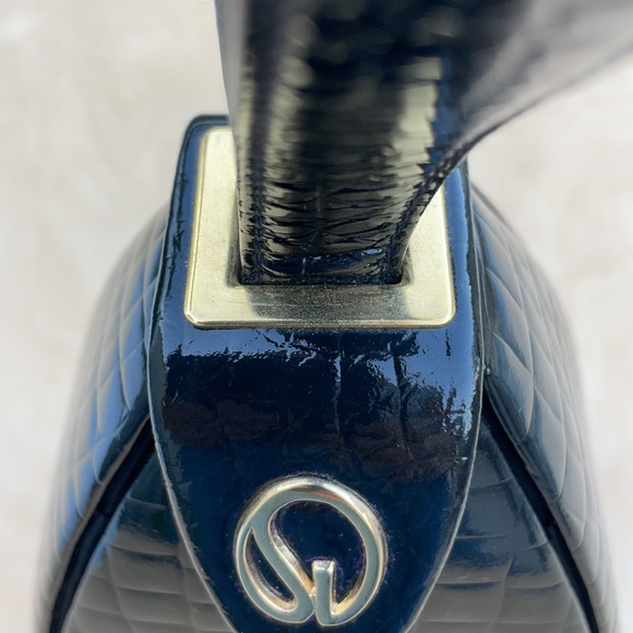 NWOT ST. JOHN Gold & Black Pyramid Wristlet / Clutch - Picture 6 of 9